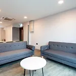 Coleman Court Summer Apartments