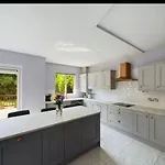Deluxe Dwelling - 15 Mins From Cork City/Airport