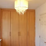 Deluxe Dwelling - 15 Mins From Cork City/Airport