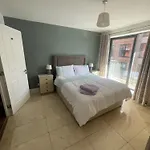 Fabulous And Sunny 2 Bed Apartment, In City Centre