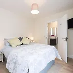 2Br-Sleeps4-Parking-Nearcork-6Mintoairport