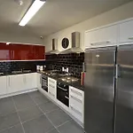 Oscar\'S Hostel