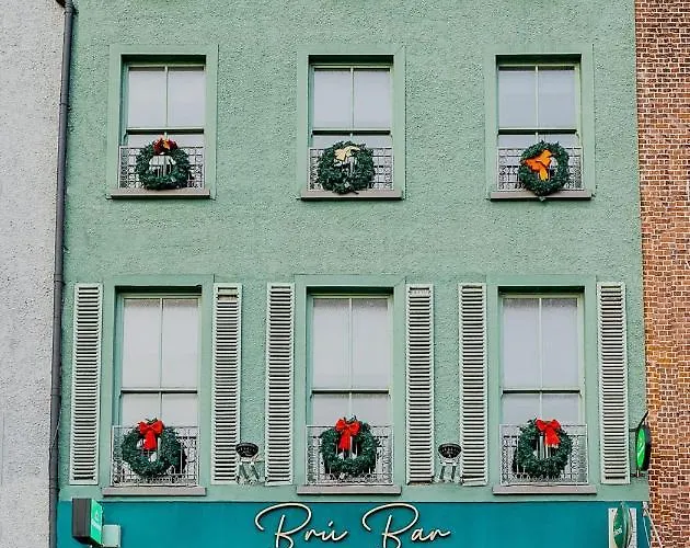 Bru Bar & Hostel