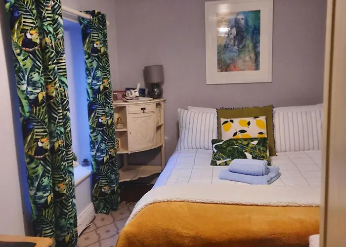 Double Room With Shared Bathroom