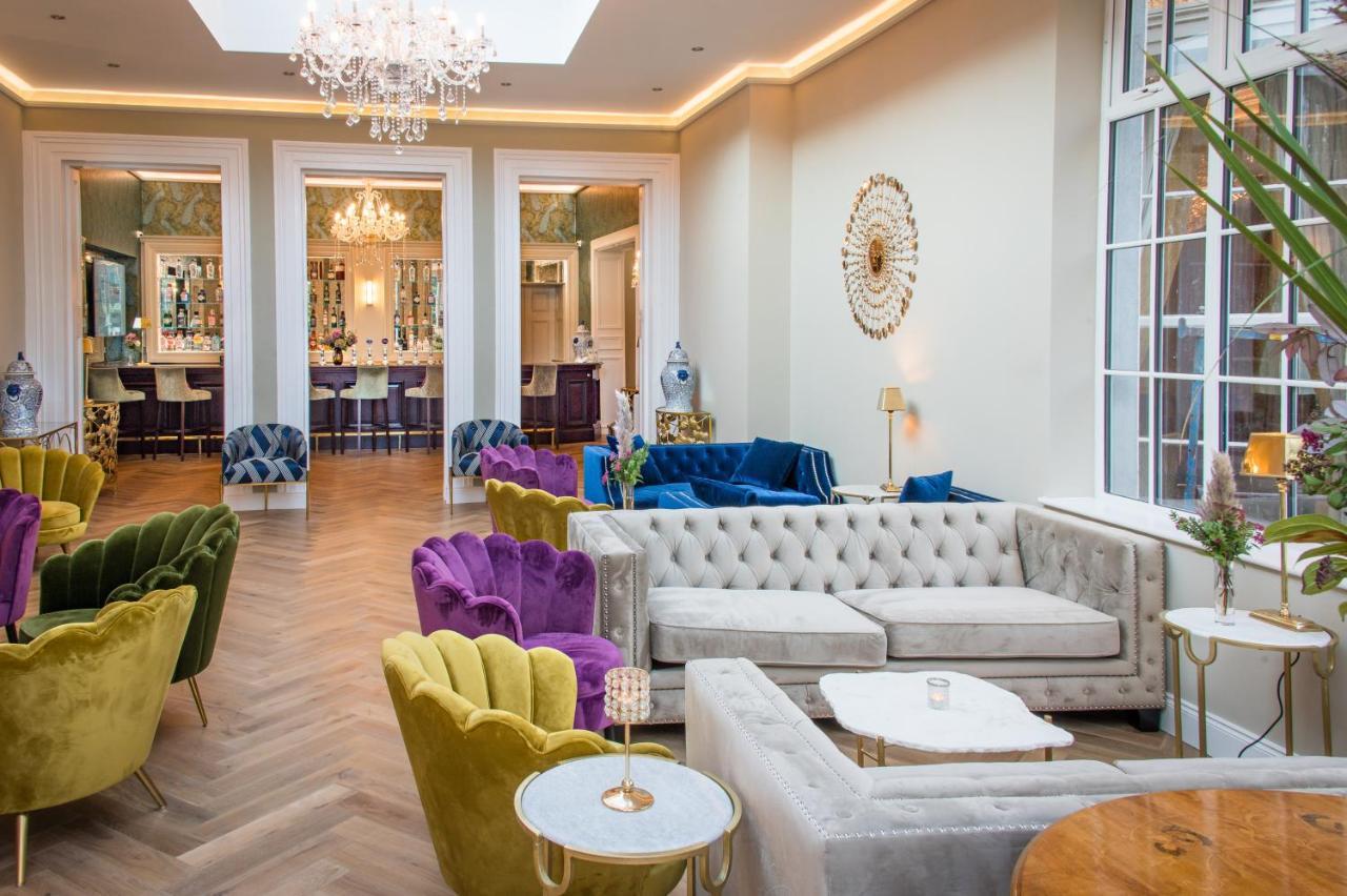 Cork's Vienna Woods & Hotel