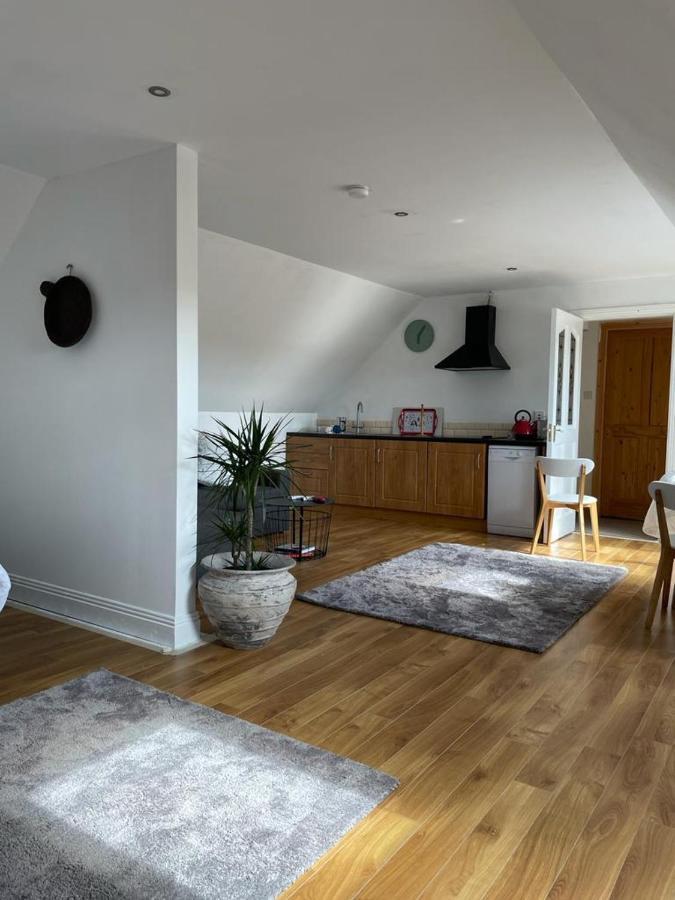 Captivating 1-bed In Cloyne