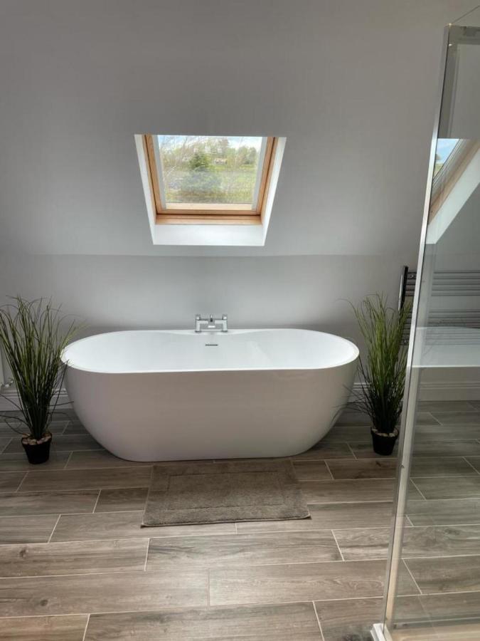 Apartment Captivating 1-bed In Cloyne *