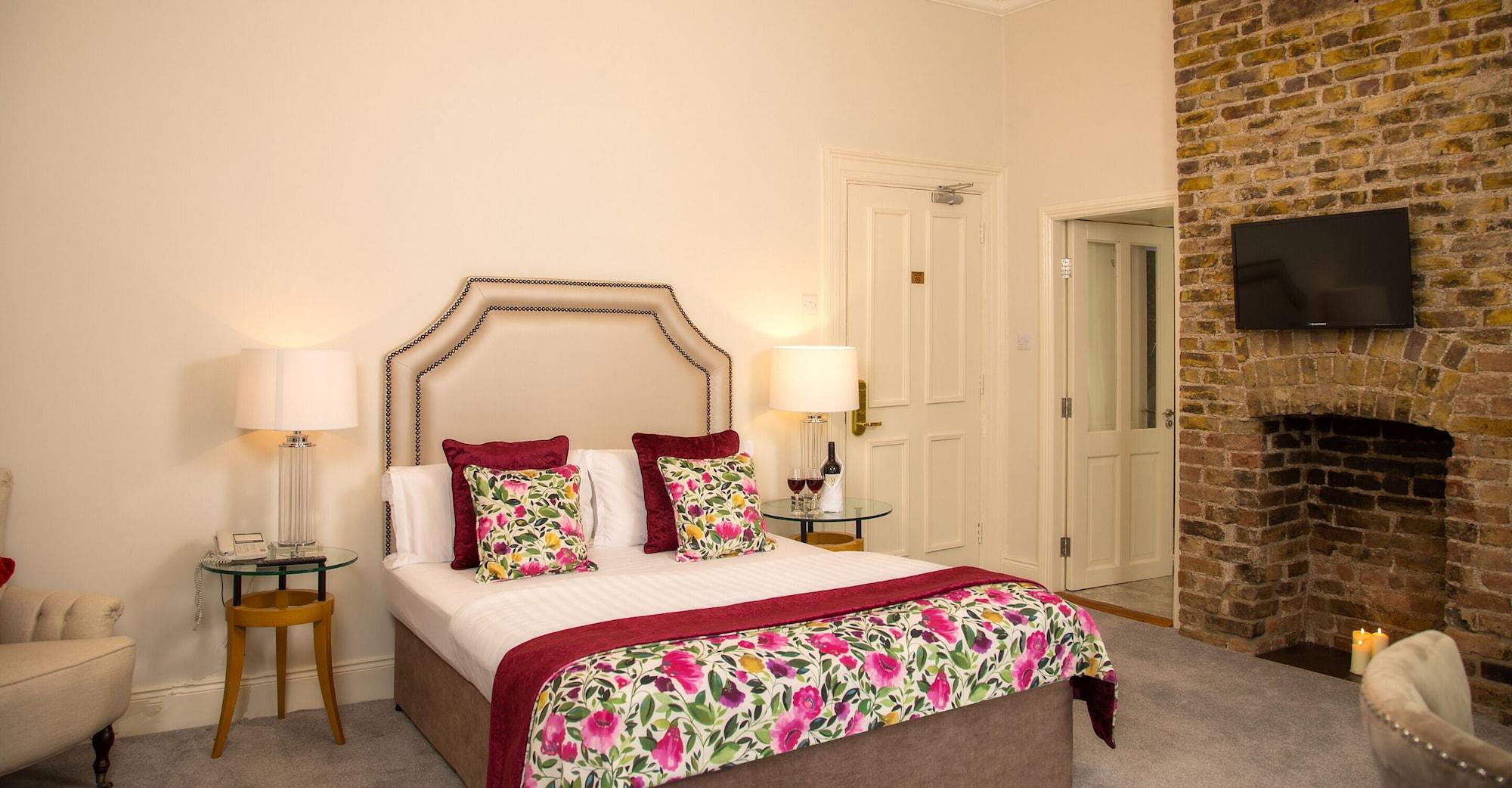 Cork's Vienna Woods & Hotel Cork
