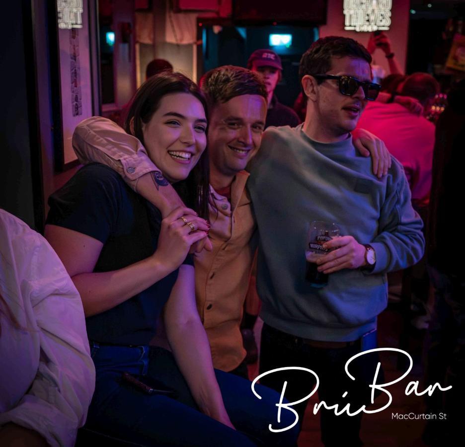 Bru Bar & Cork