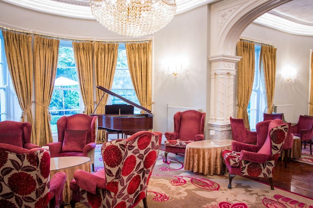Cork's Vienna Woods & Hotel