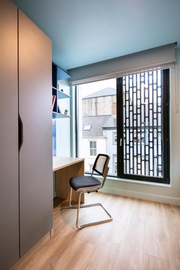 Coleman Court Summer Apartment
