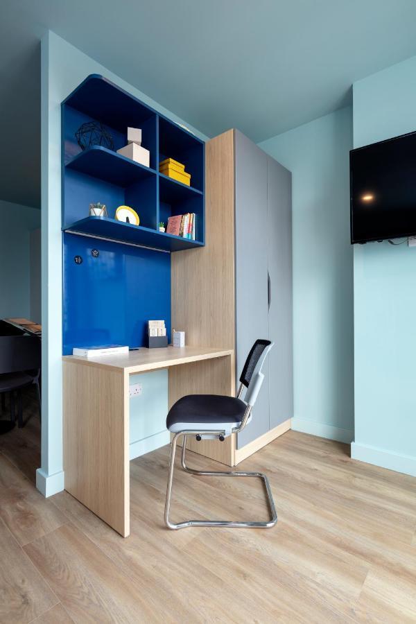 Coleman Court Summer Apartment *