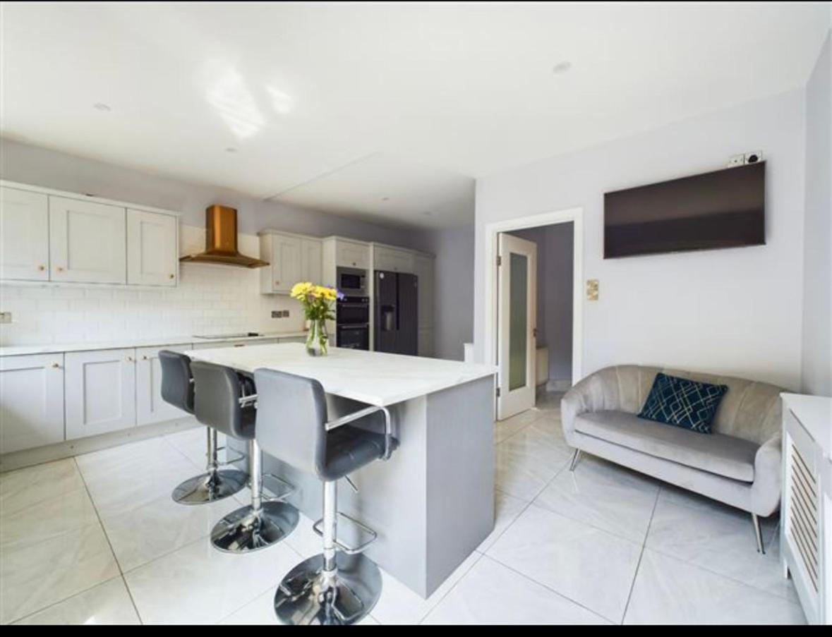Homestay Deluxe Dwelling - 15 Mins From City/airport Cork