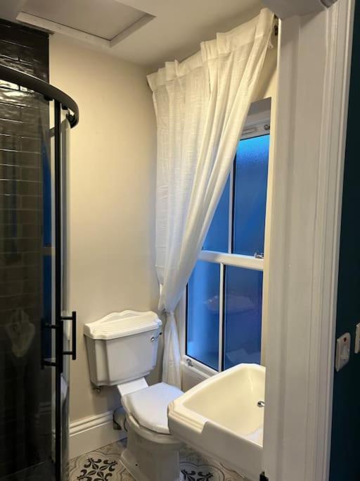 Patrick Street Townhouse Apartment *