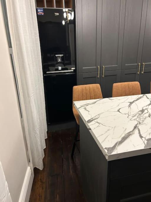 Patrick Street Townhouse Apartment Cork