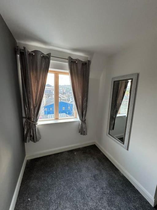 Luxury 2 Bed Fully Equipped Centre Apartment Cork