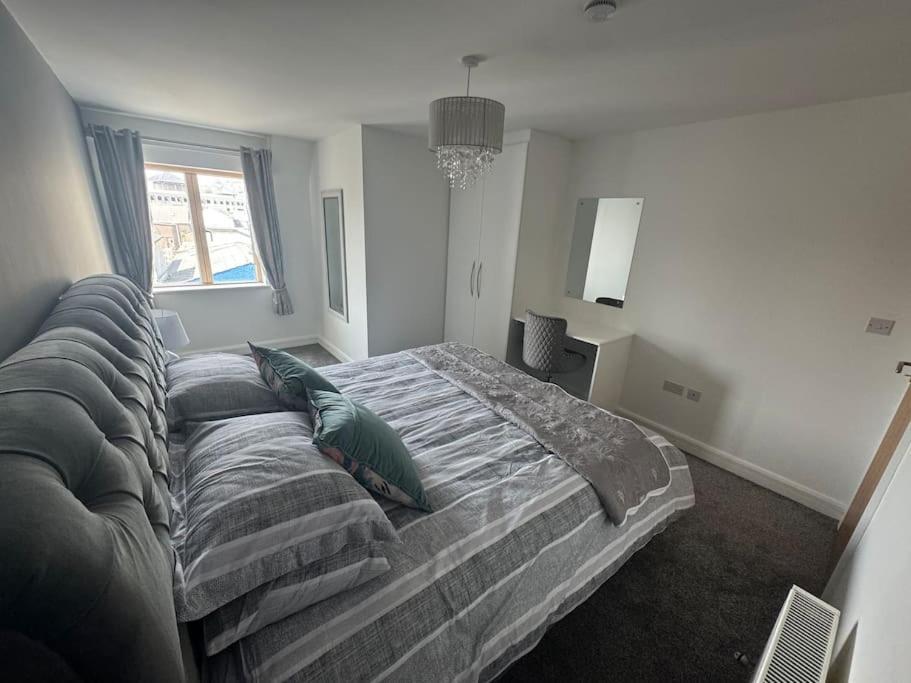 Luxury 2 Bed Fully Equipped Centre *