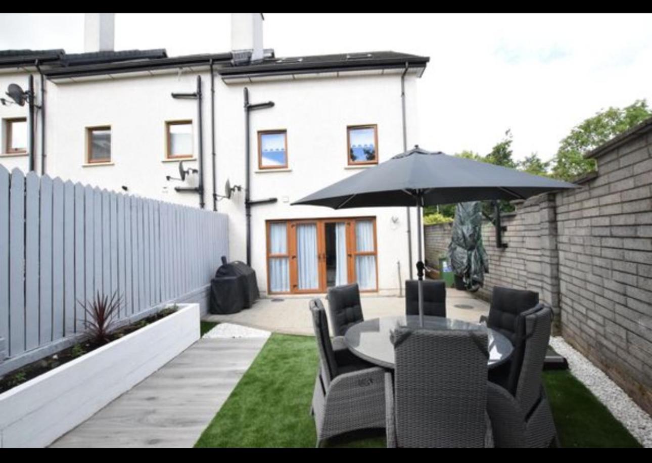 Cozy Modern With Scenic Views In Homestay