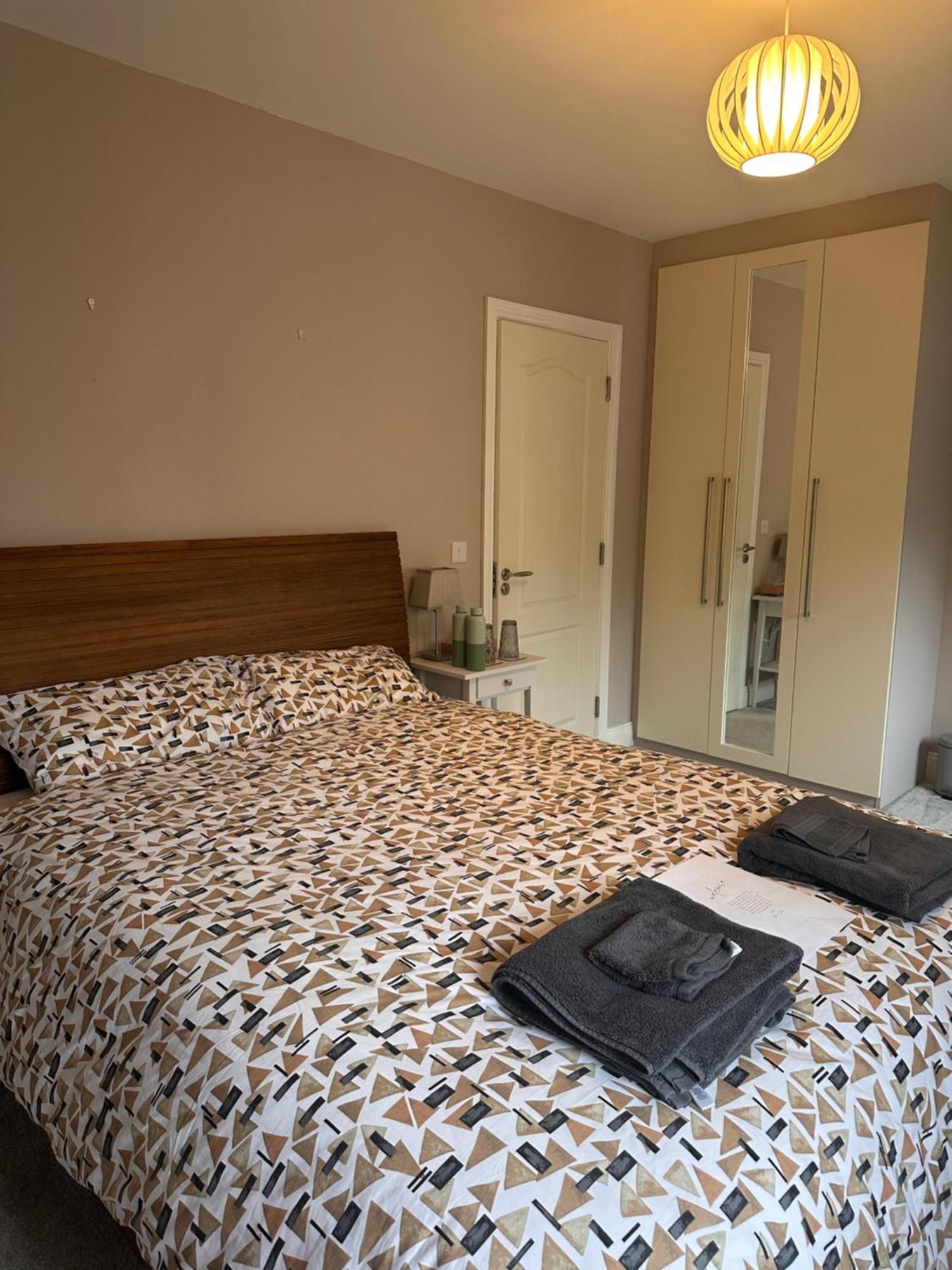 Cozy Modern With Scenic Views In Homestay Cork