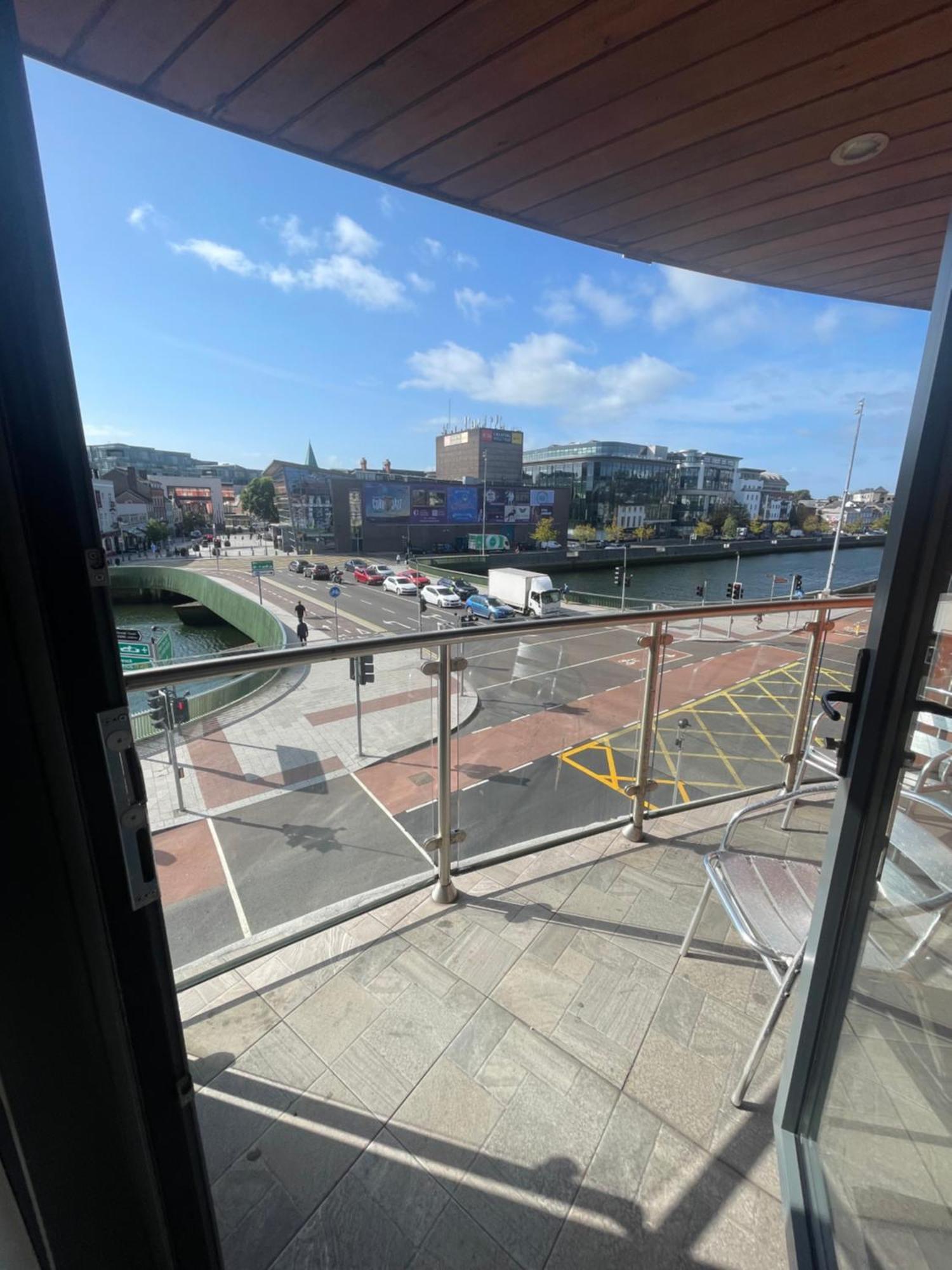 Fabulous And Sunny 2 Bed Apartment, In Centre Apartment Cork