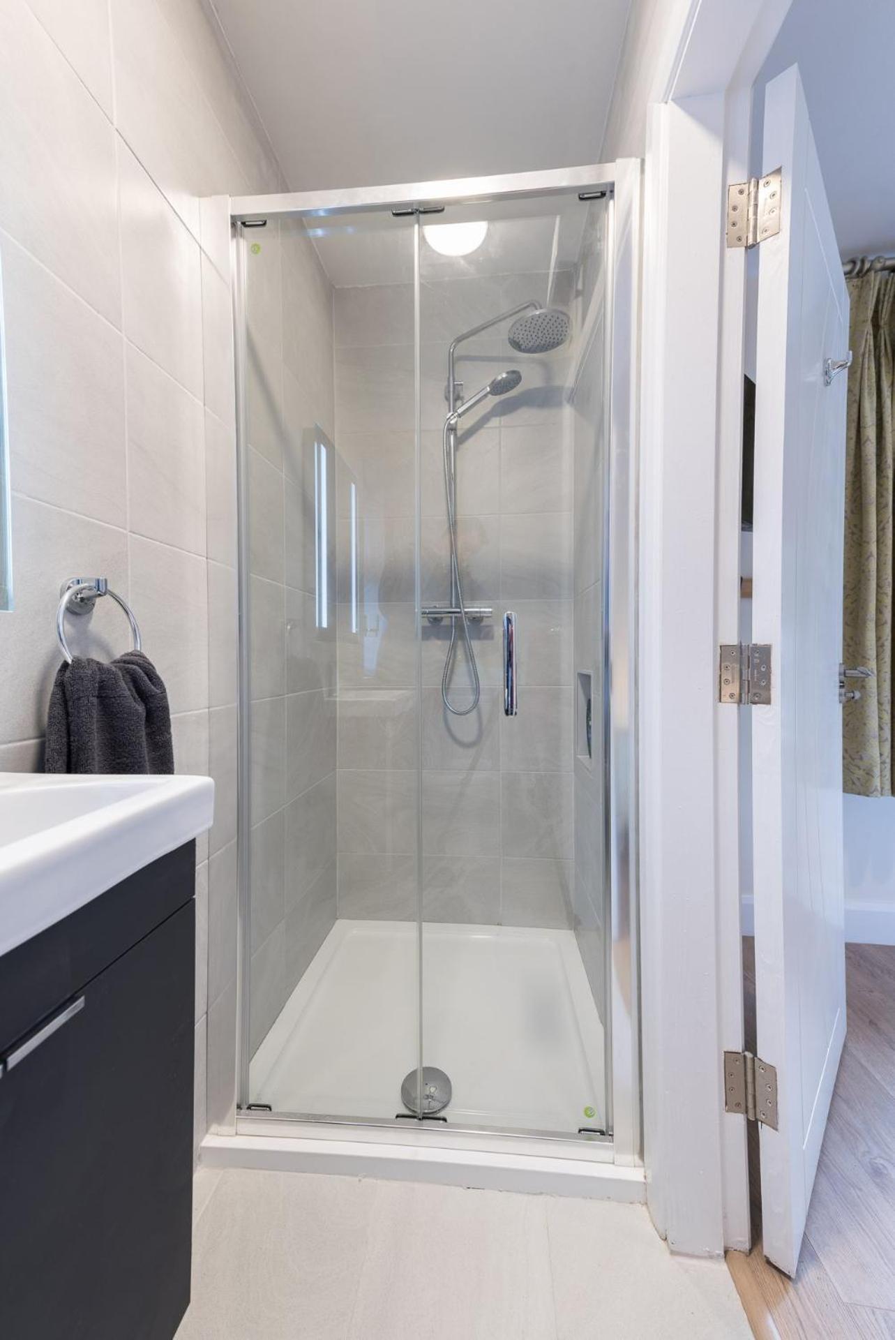 2br-sleeps4-parking-nearcork-6mintoairport * Cork