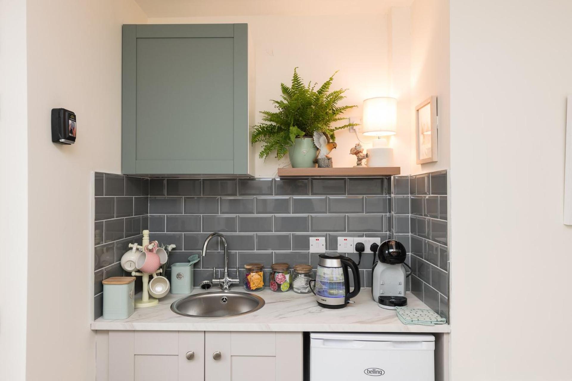 Holiday home 2br-sleeps4-parking-nearcork-6mintoairport Cork