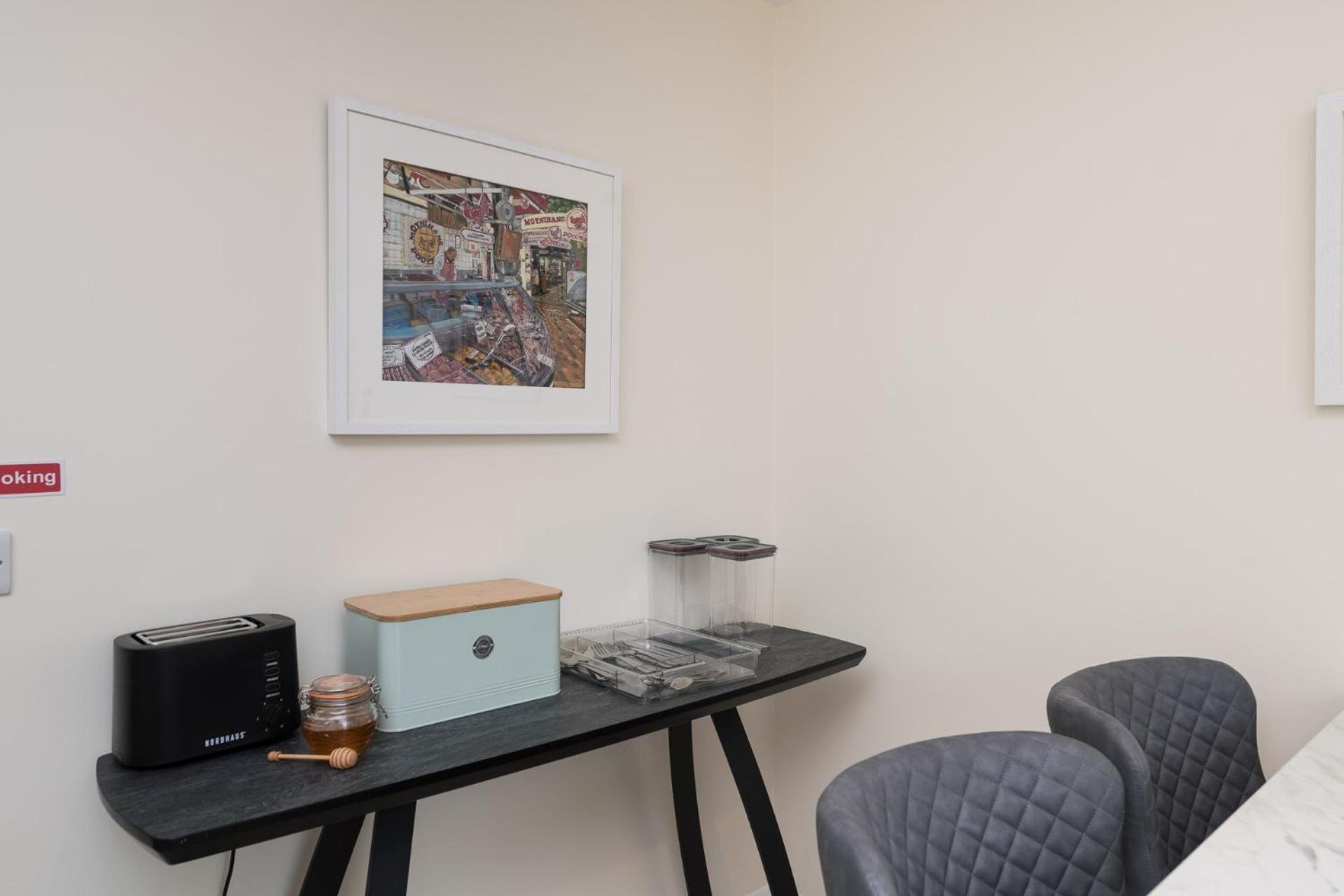 2br-sleeps4-parking-nearcork-6mintoairport * Cork