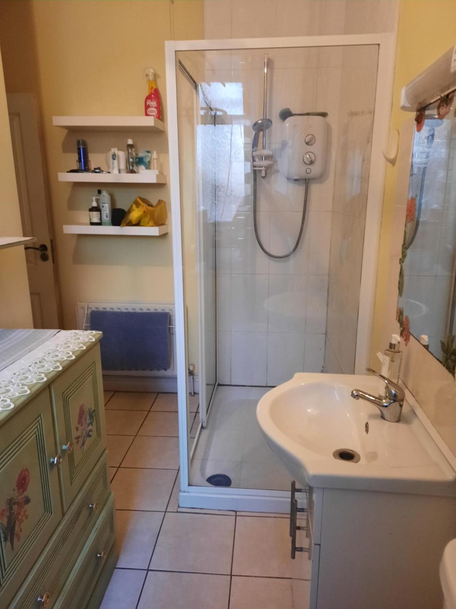 Double With Shared Bathroom Homestay Cork
