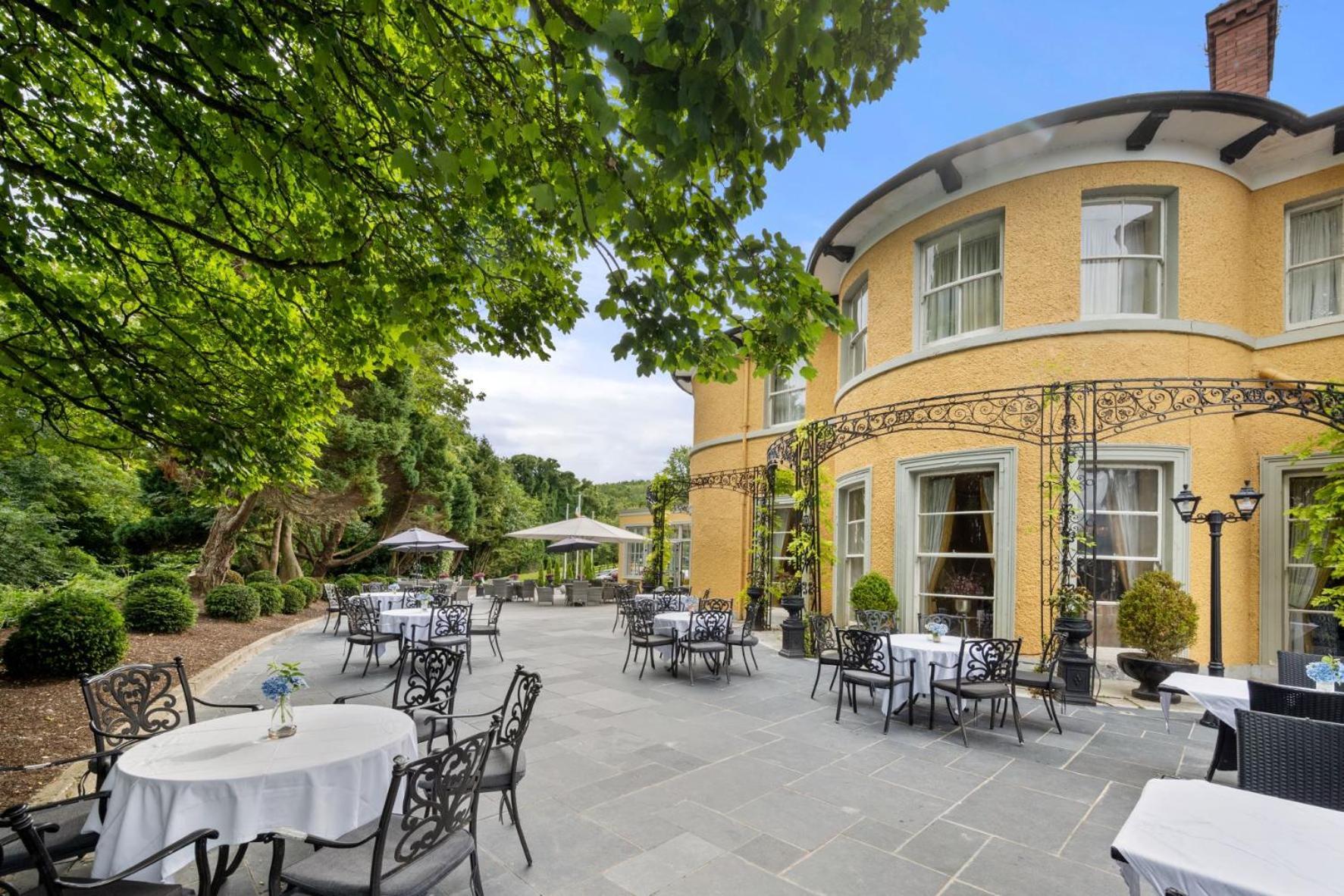 Cork's Vienna Woods & Hotel