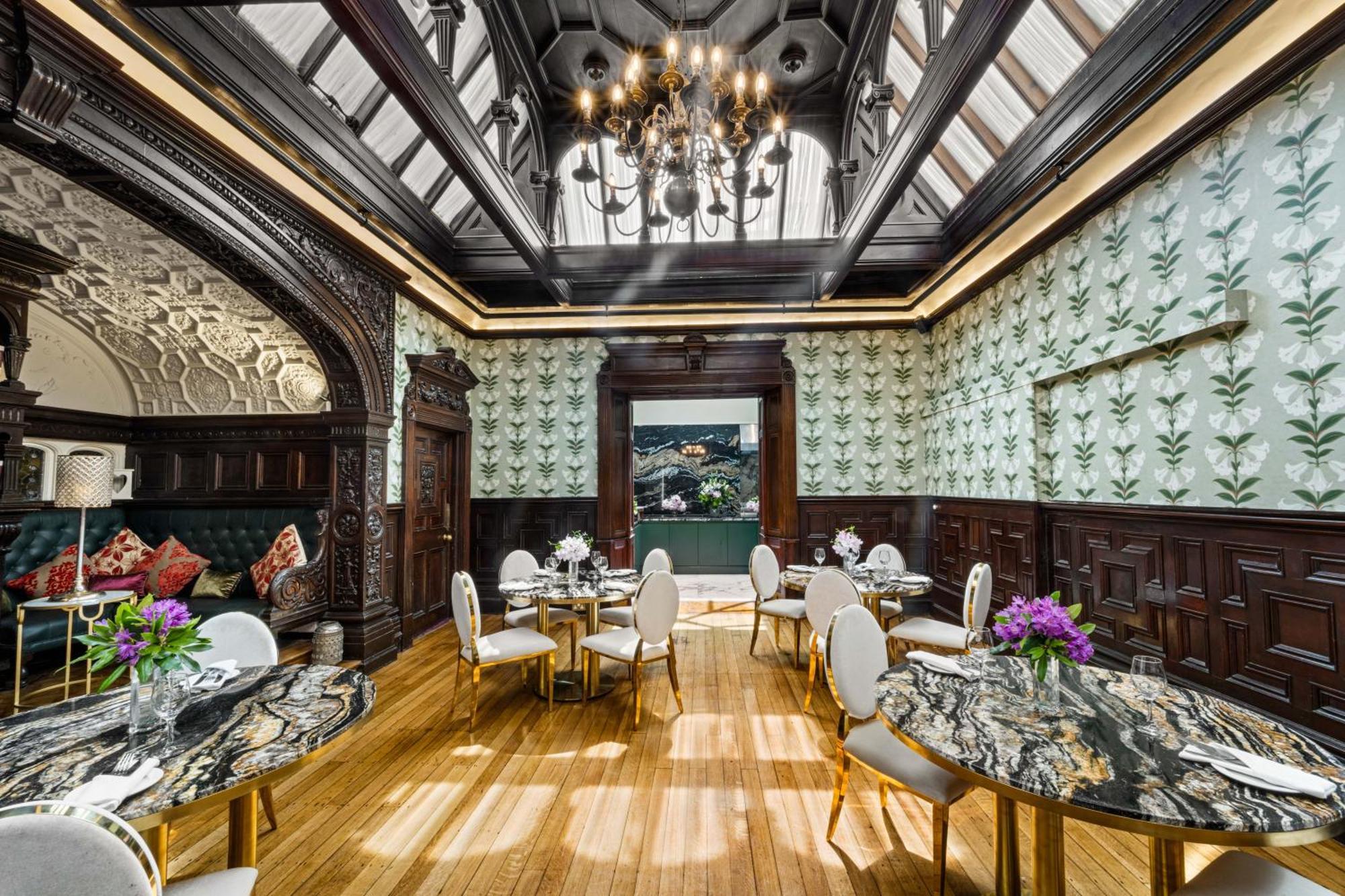 Cork's Vienna Woods & 4*