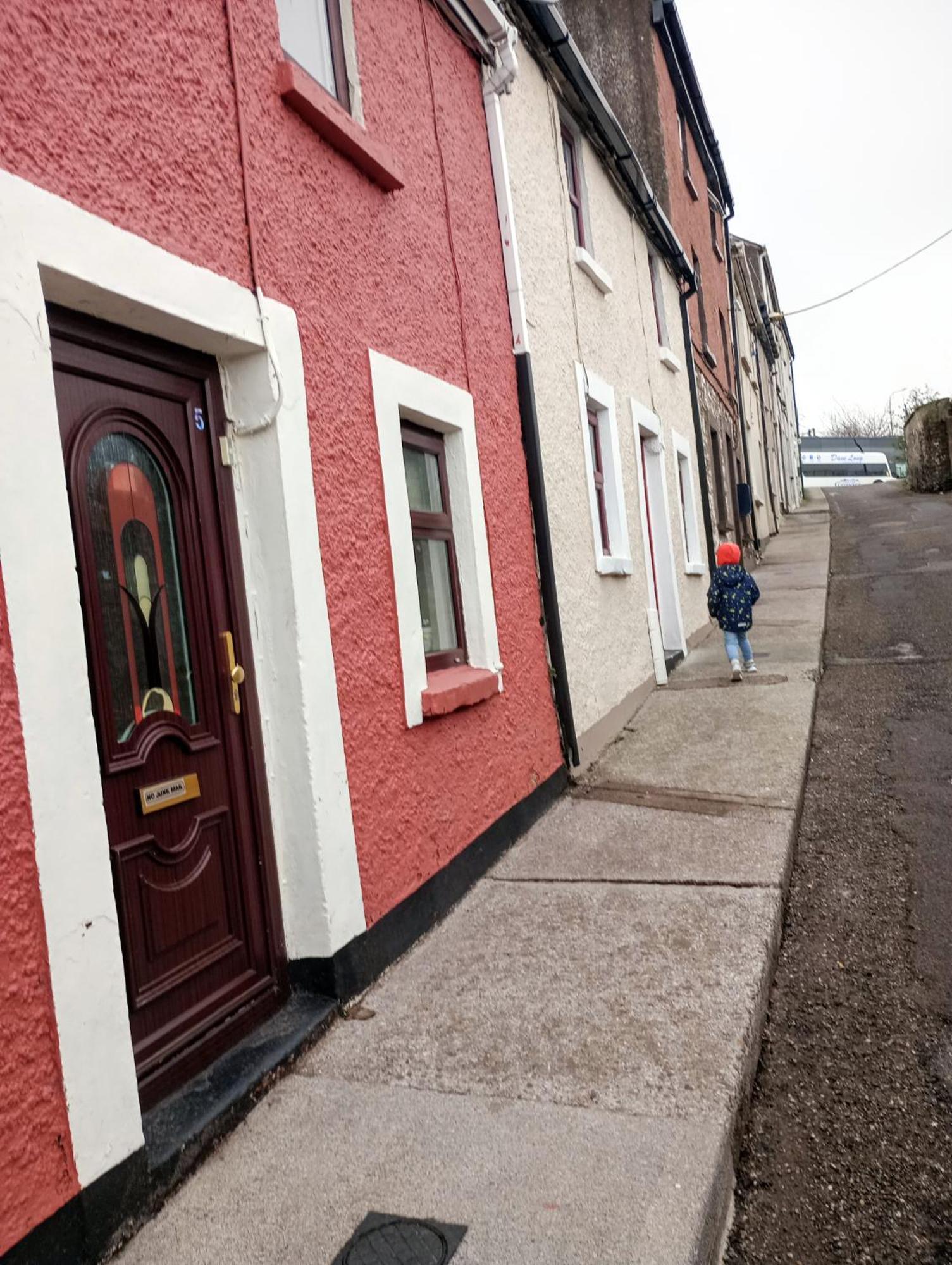 Homestay Comfy Private Room And Bathroom On The Top Floor Of A Home Stay Ten Mins Walk To The Ctr, Two Flights Of Stairs To Climb Cork