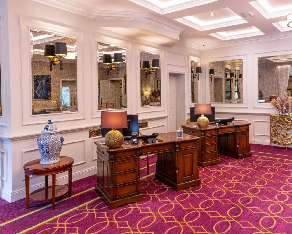 Cork's Vienna Woods & 4* Cork
