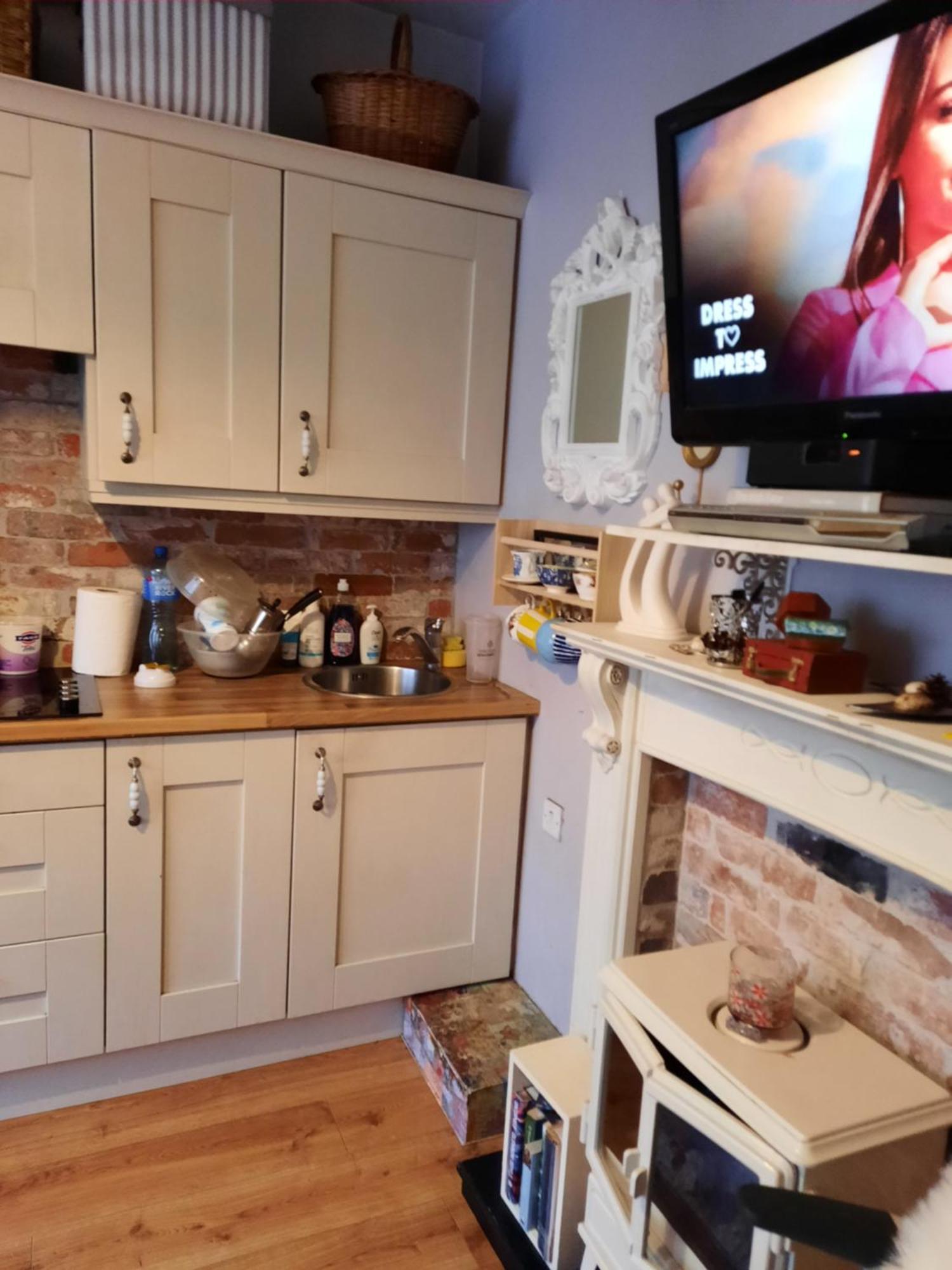 Homestay Double With Shared Bathroom Cork