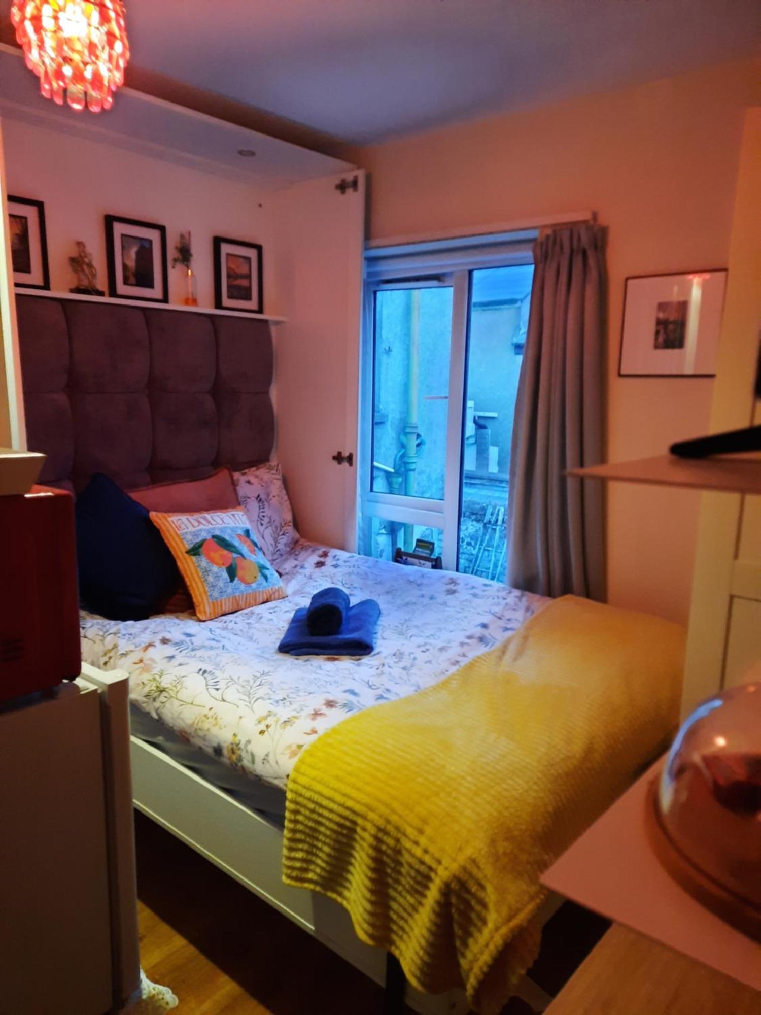 Double With Shared Bathroom *