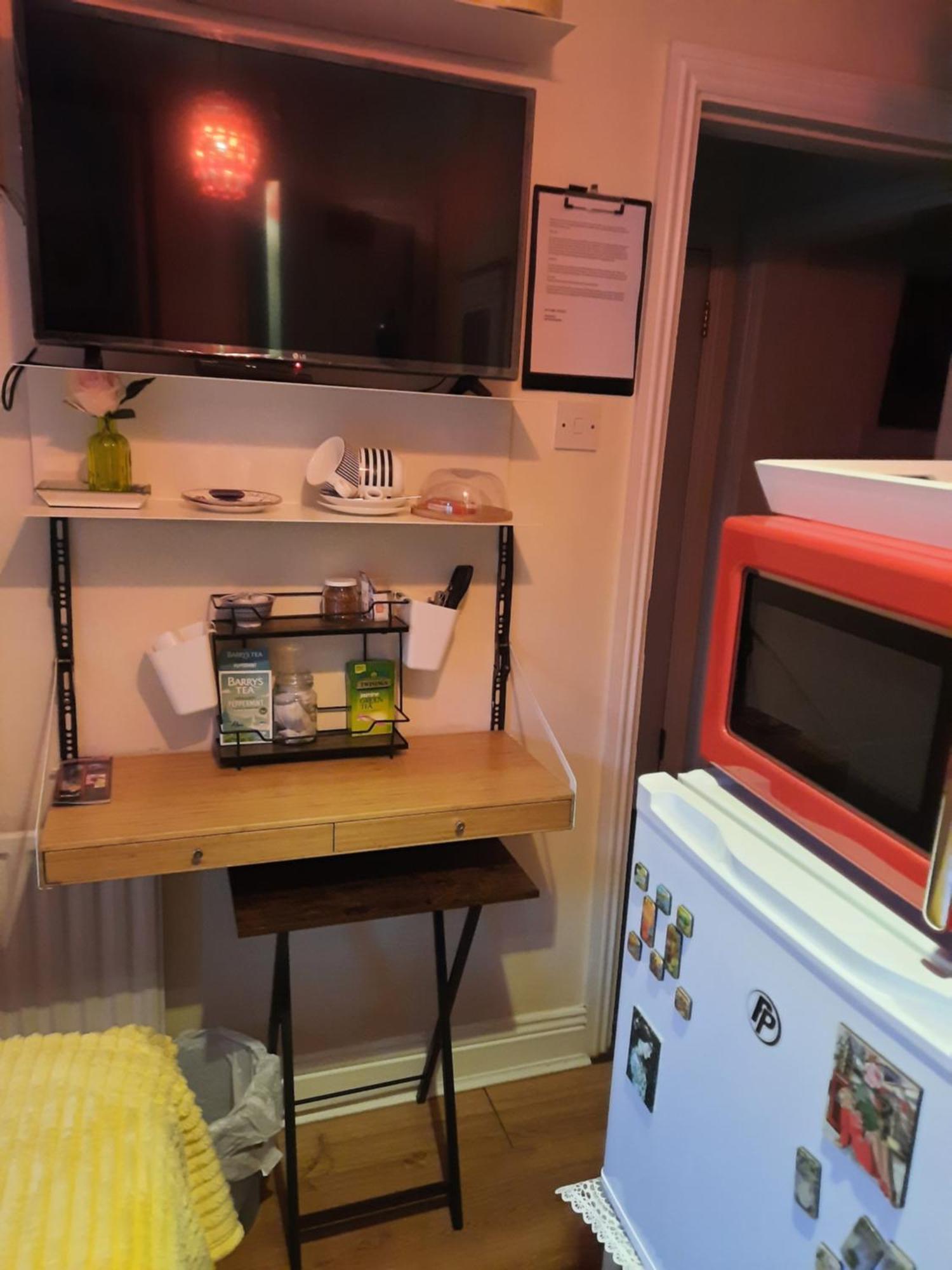 Double With Shared Bathroom * Cork