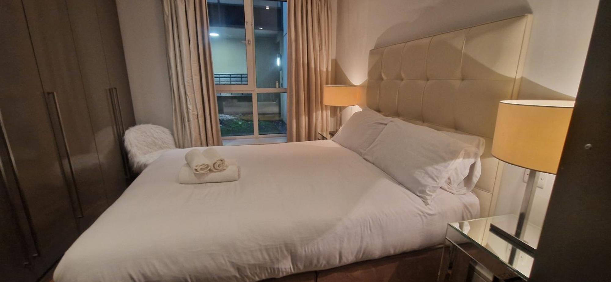 Slick & Stylish - Large 1bd In Heart Of Cork