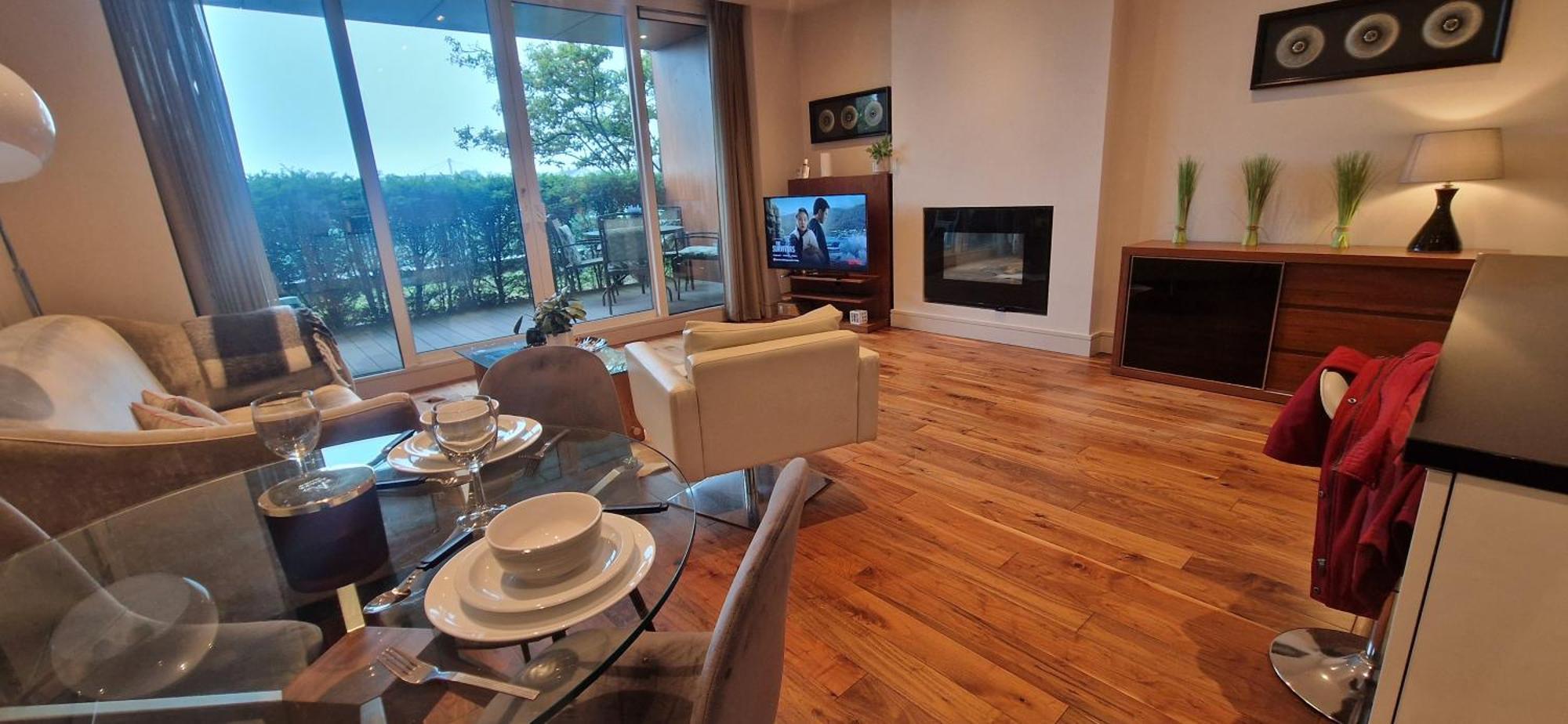 Slick & Stylish - Large 1bd In Heart Of * Cork