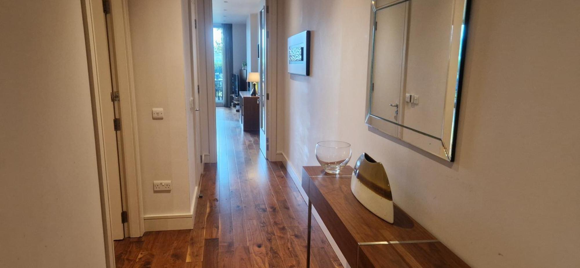 Slick & Stylish - Large 1bd In Heart Of