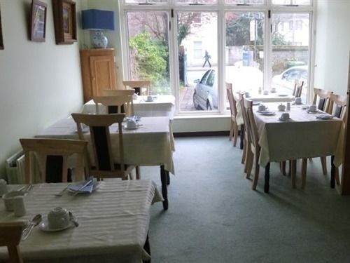 Acton Lodge Guesthouse 3*