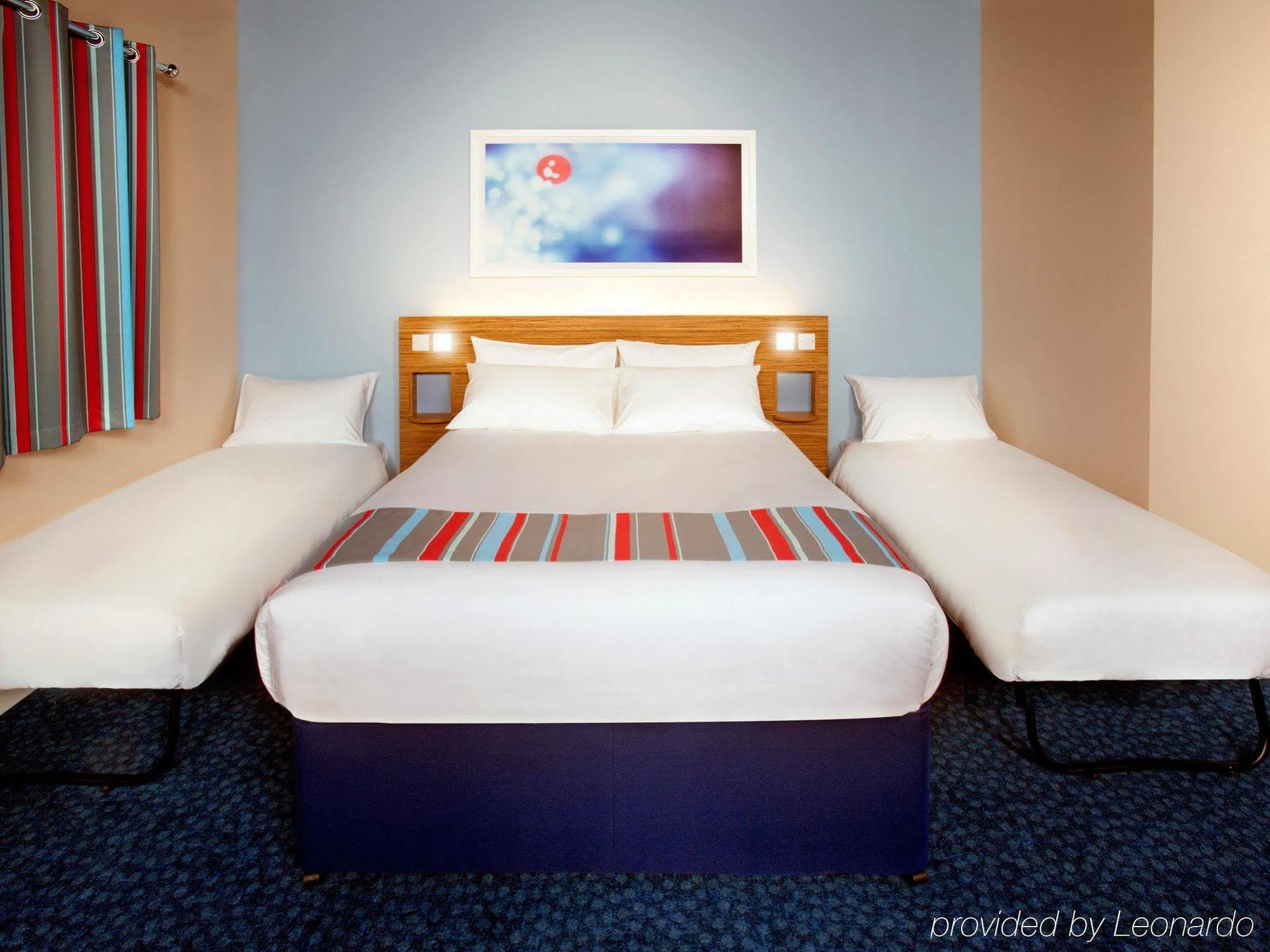 Travelodge 3* Cork