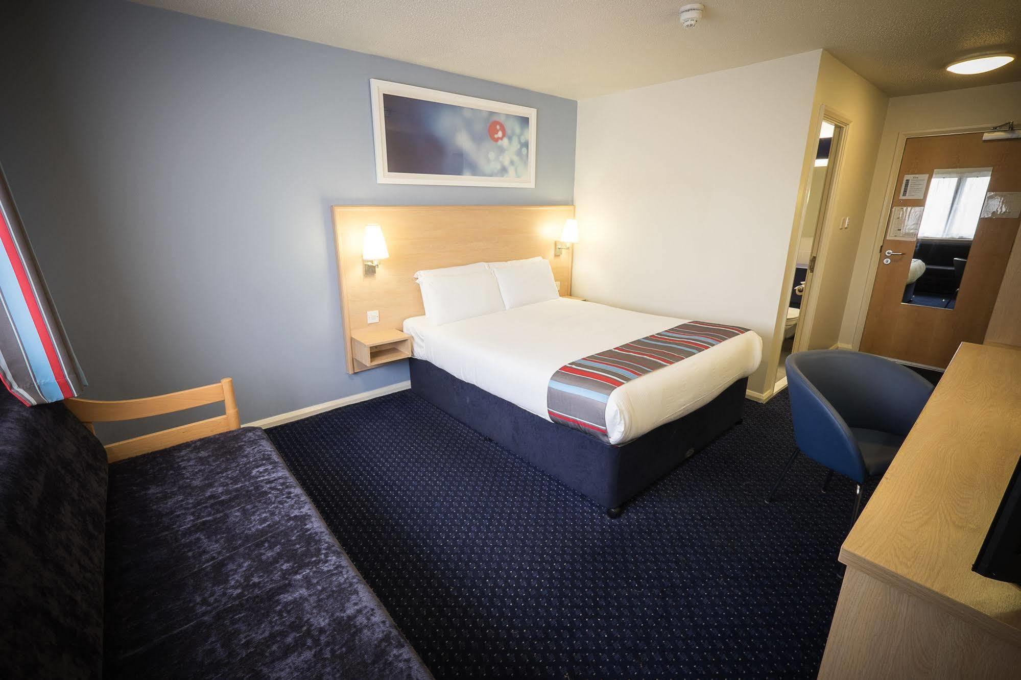 Travelodge 3* Cork