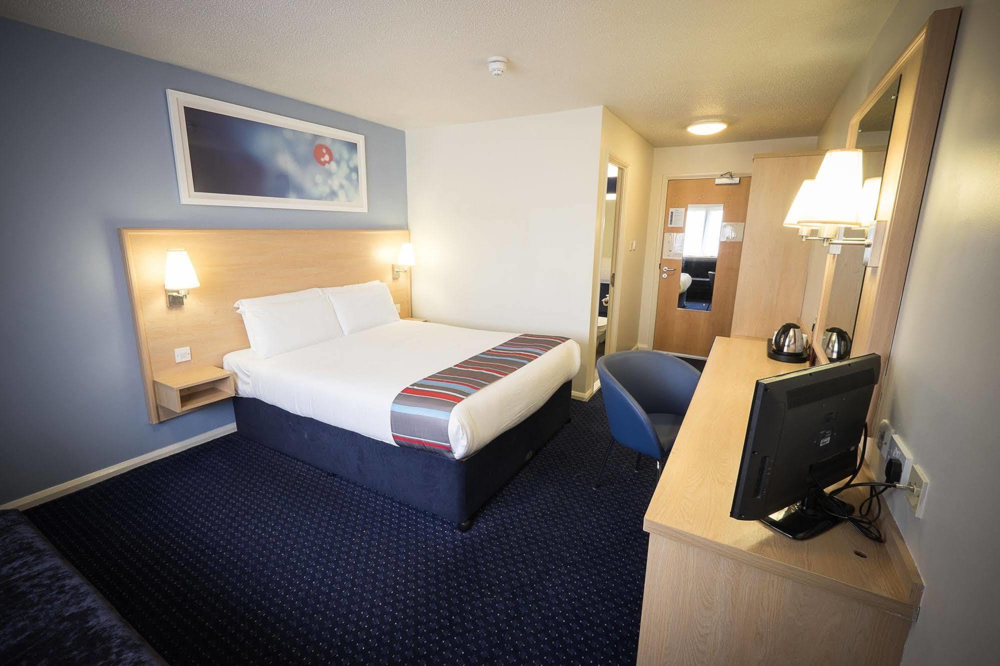 Travelodge Hotel 3*