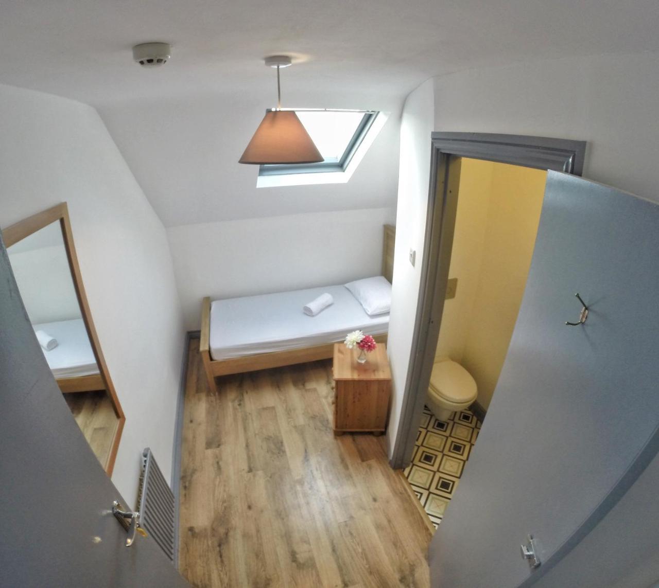 Apartment Temple House