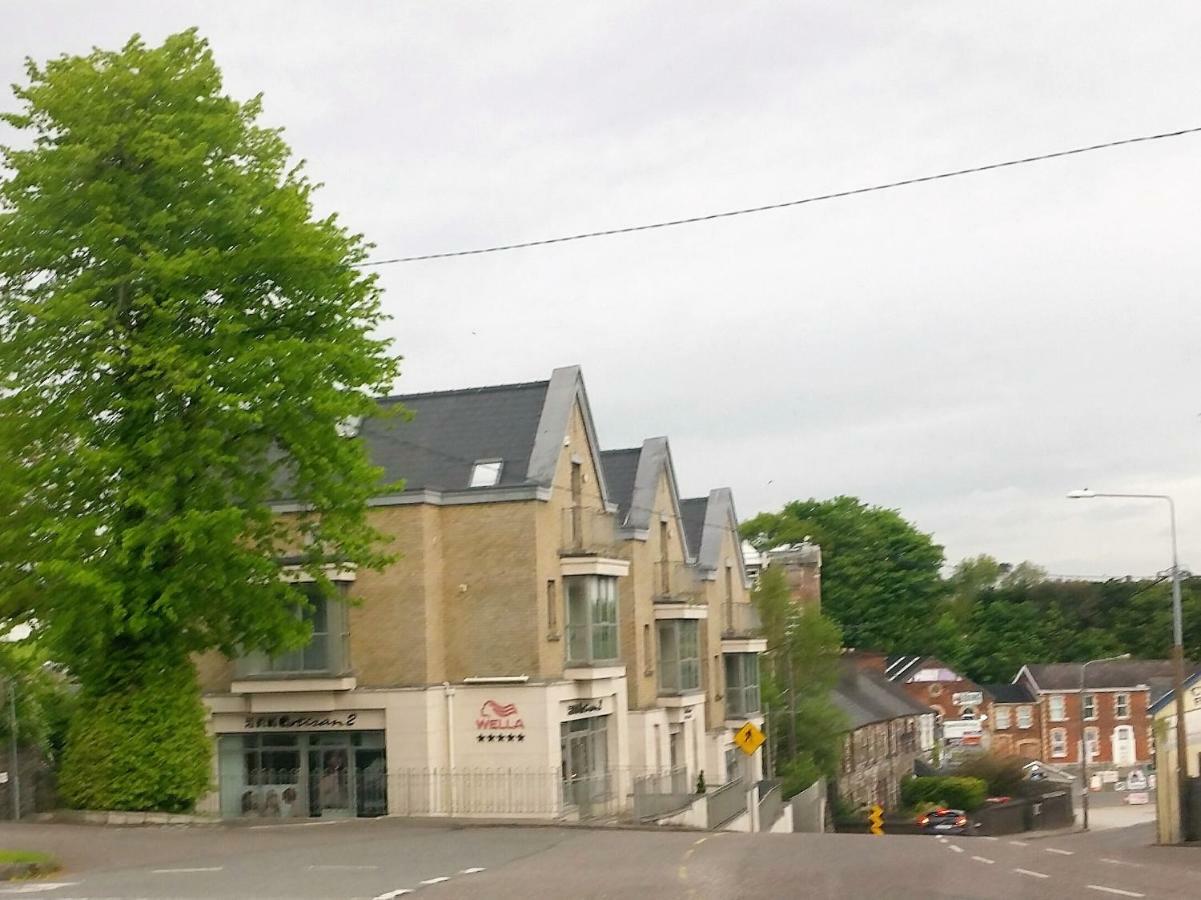 Oakleigh House, 1 *