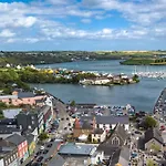 Traditional Farm House In The Old Head Of Kinsale