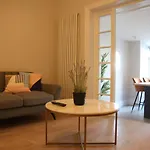 Crawford House- Scholarlee Living Apartments