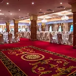 Cork\'S Vienna Woods Hotel & Villas