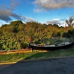 Lakeside Lookout Bantry