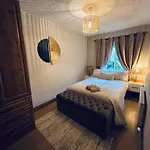 Fernway Residence Entire Property