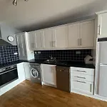 Luxury 2 Bed Fully Equipped City Centre Apartment